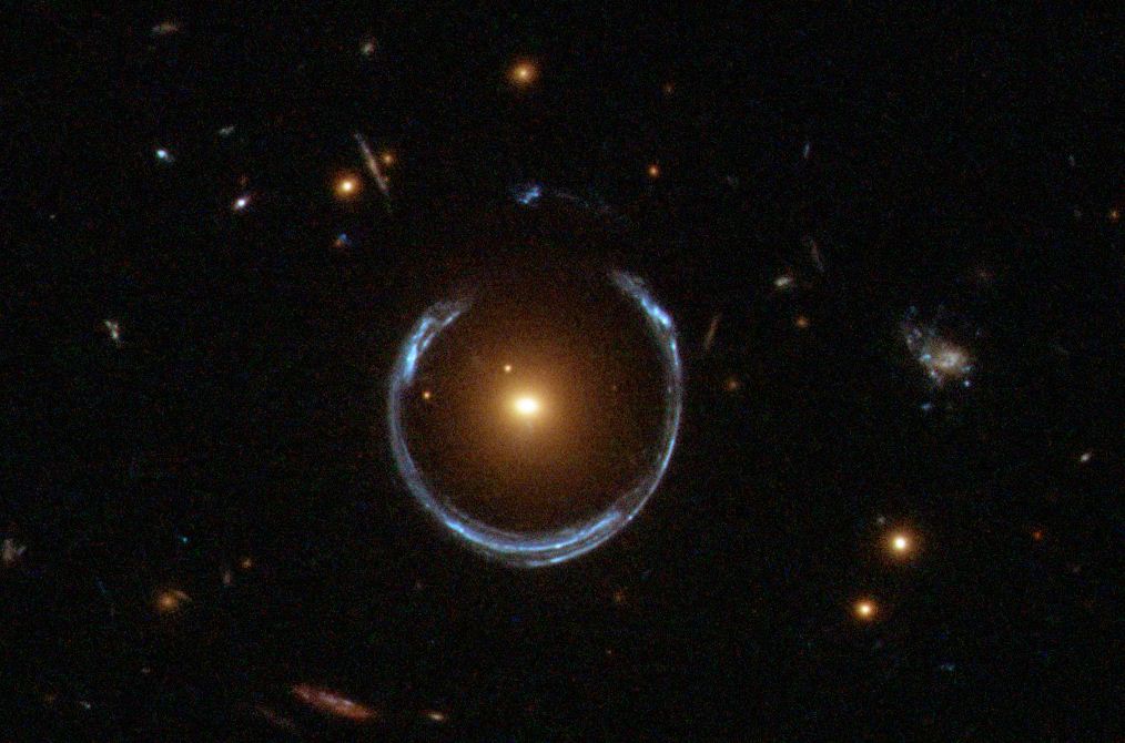 A_Horseshoe_Einstein_Ring_from_Hubble.JP
