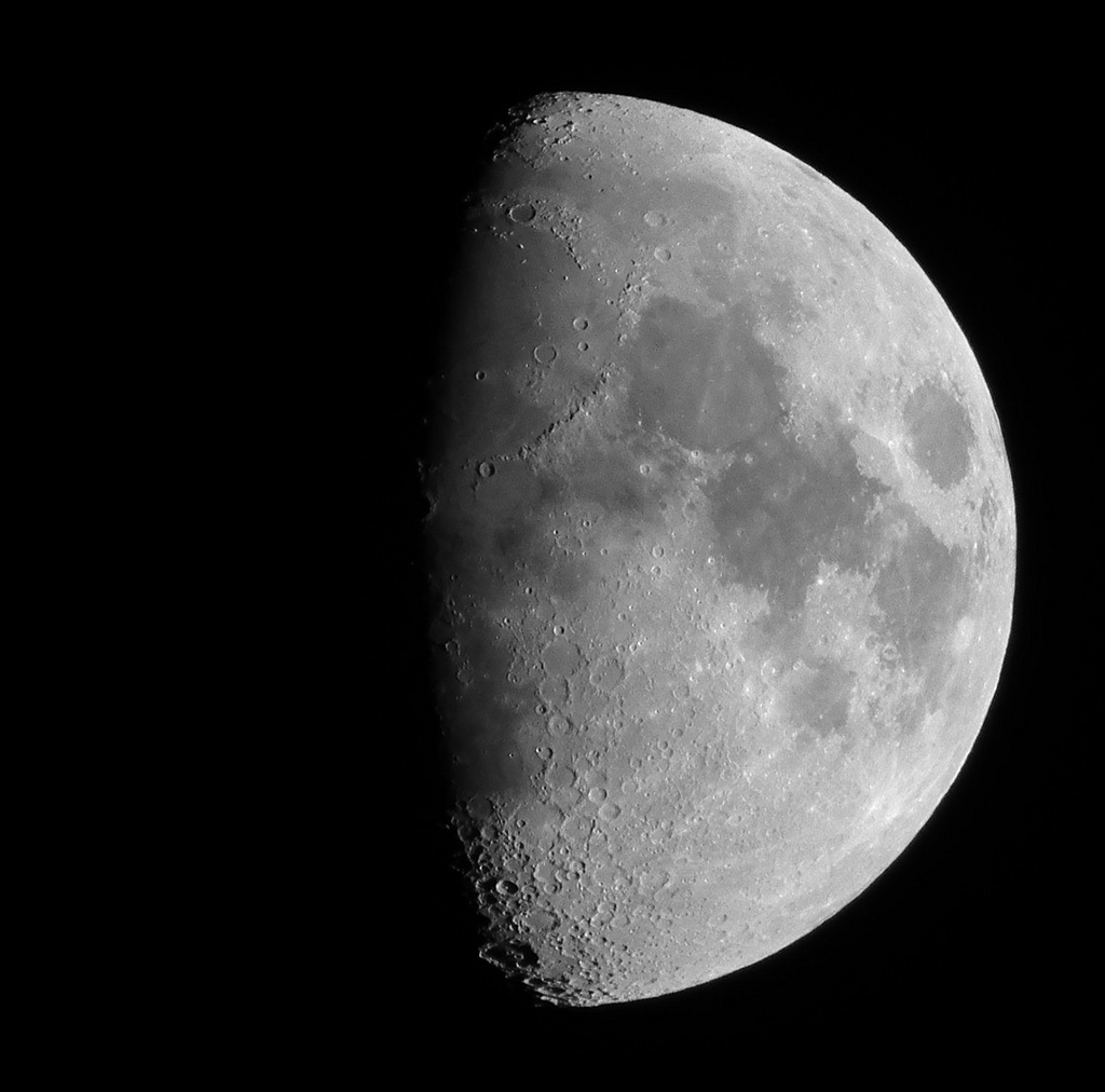 Moon Image taken with a FUJiFILM FINEPIX HS10 DSCF2505