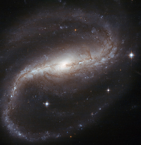 585px-NGC_7479_HST.jpg