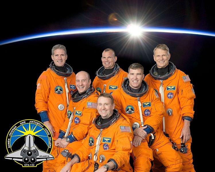 750px-STS-132_Official_Crew_Photo.jpg