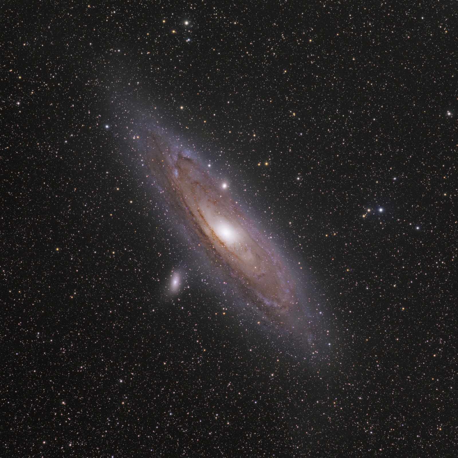 M-31-LRGB-astrobogdan.jpg