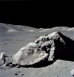 Moon-apollo17-schmitt_boulder.jpg