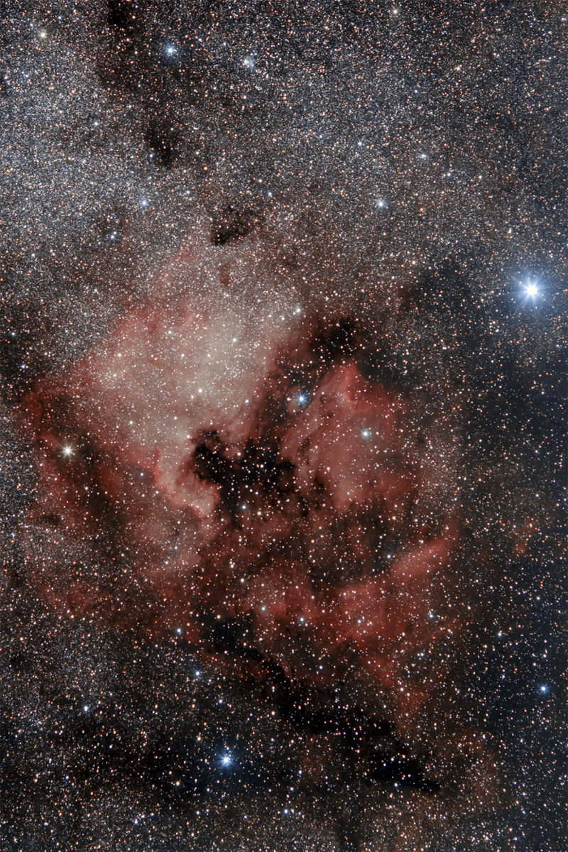 135mm_Ameryka_NGC7000_stak_PIX+PS+Final_New.jpg