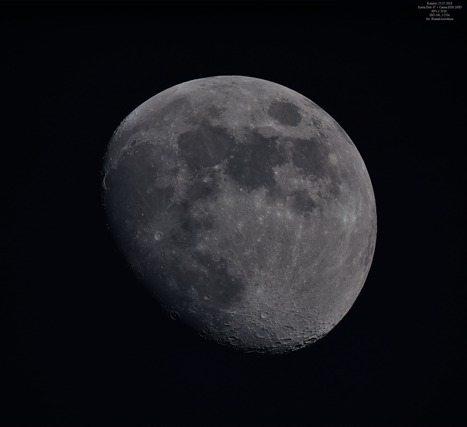 moon23lip.jpg