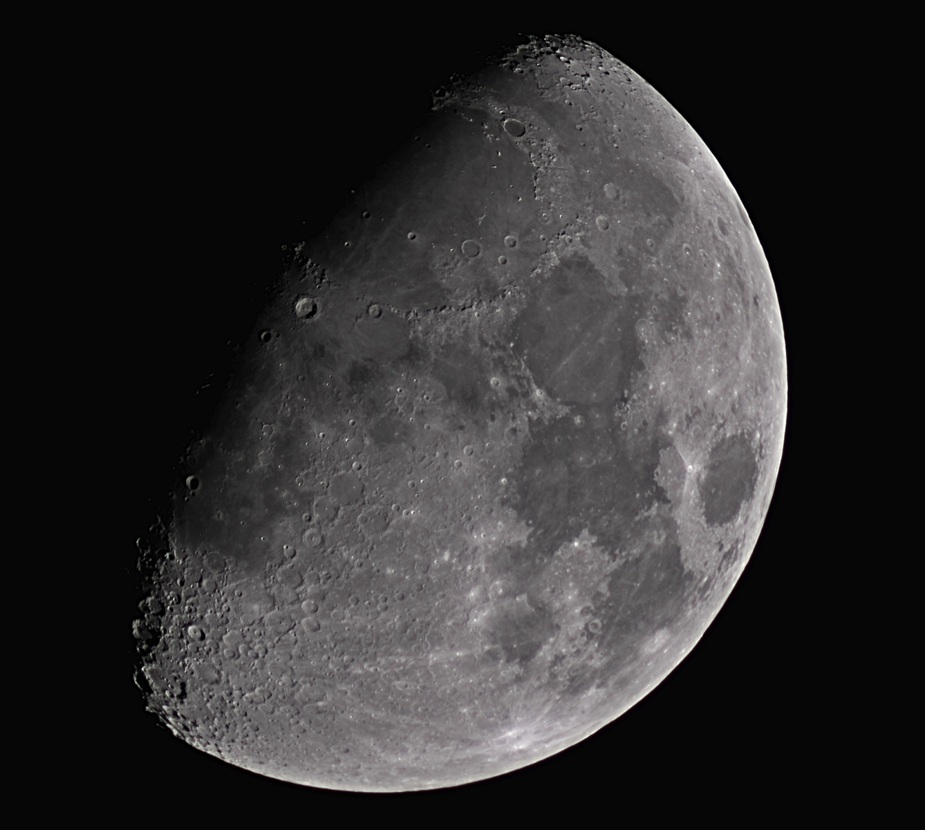 Księżyc 11-17 - wiek 10,3 dnia-70,7%-dystans 398 tys km.jpg