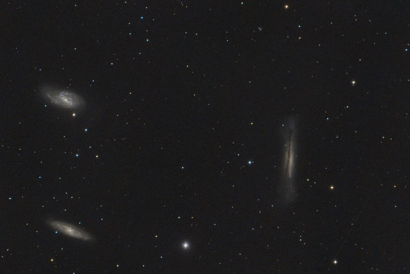 NGC3628w.jpg.bcc46e173bca9450069bd4f7bfe7afee.jpg