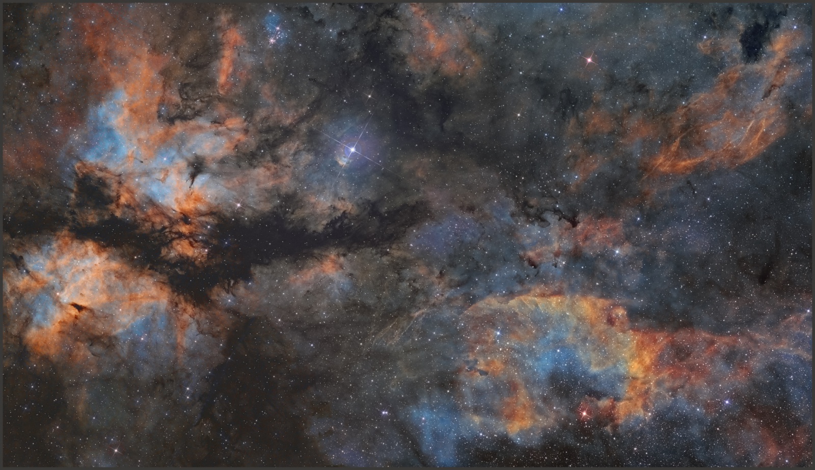 IC1318 plus Vdb130_Panorama4.jpg