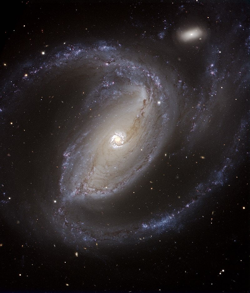 800px-NGC1097_-_ESO_-_eso0438d.jpg