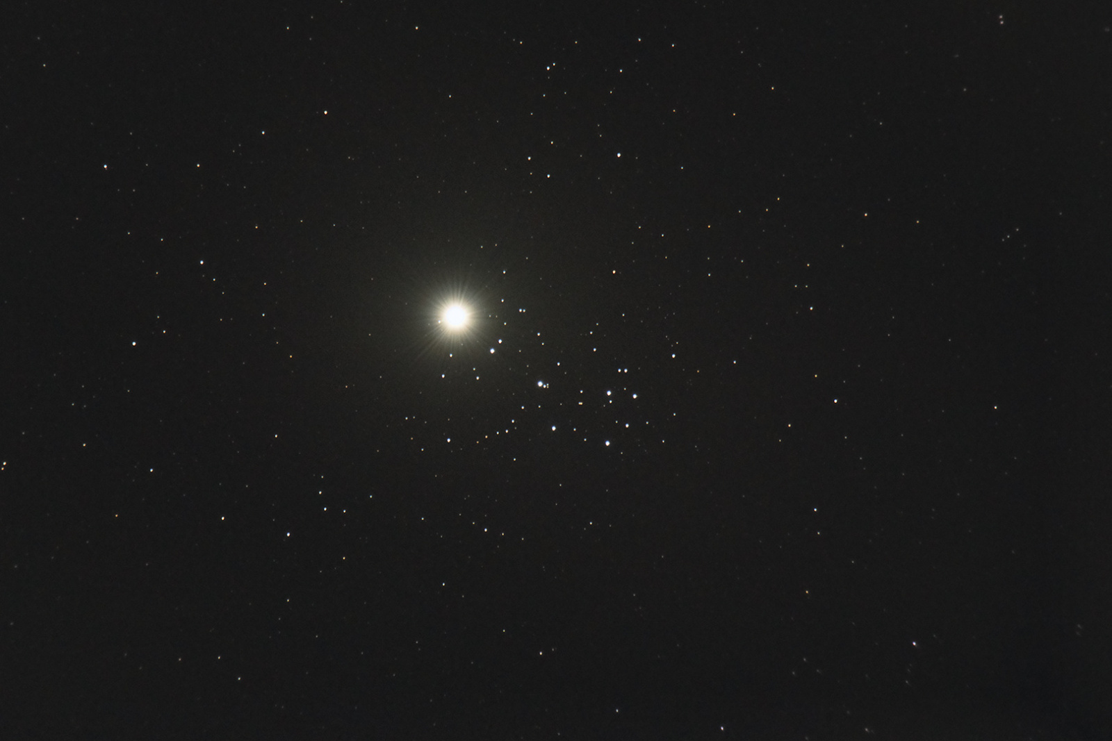 M45_Venus_stack50x500ms.jpg