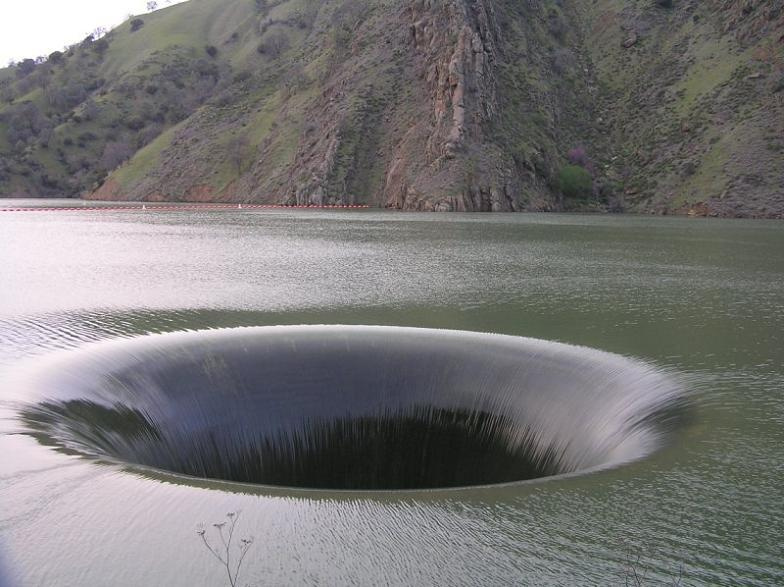 vortex-in-the-water-monticello-dam.jpg.b371b9e4fe60584559bb54a162035855.jpg