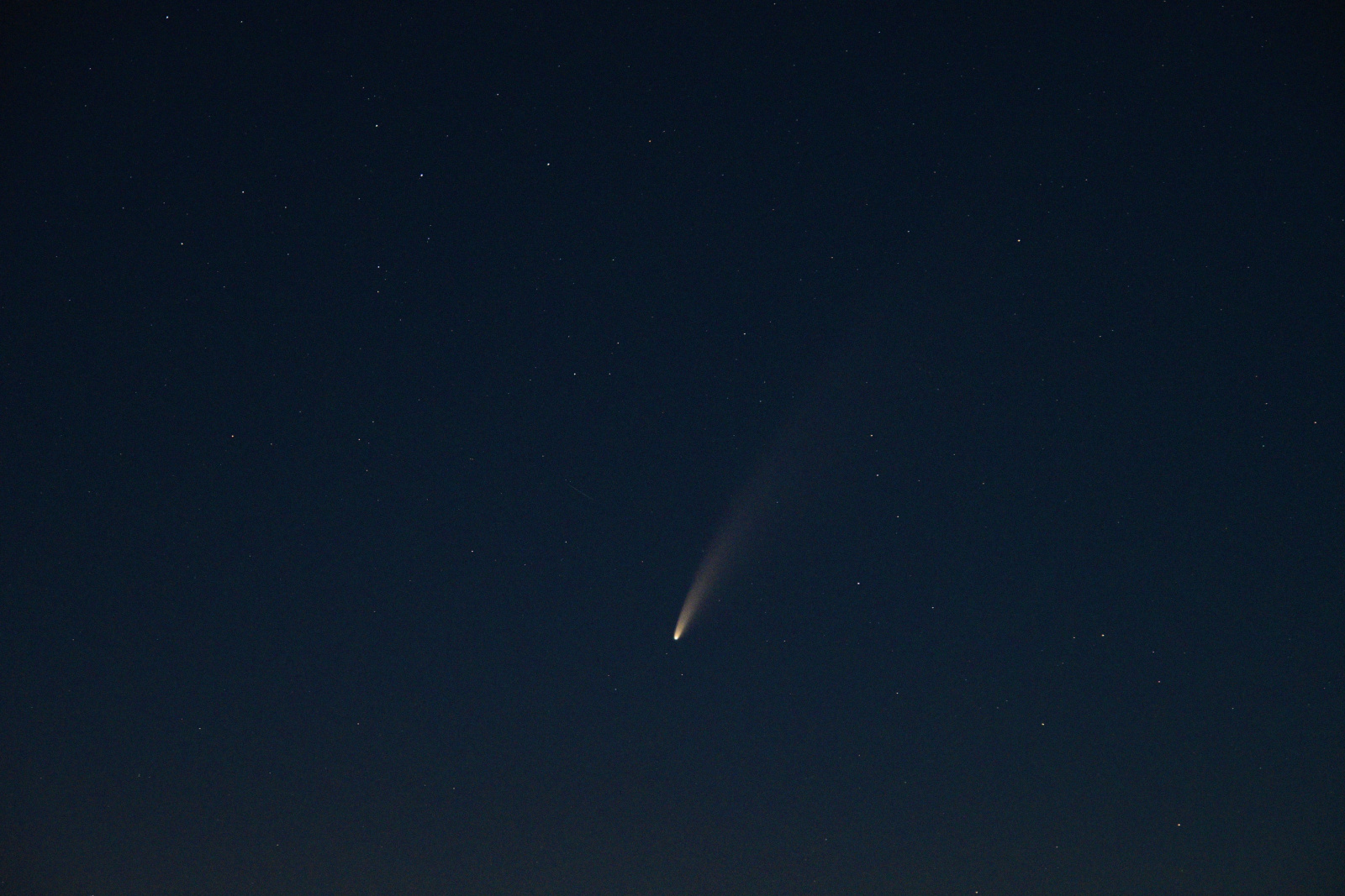 kometa.thumb.jpg.17300240aec1facc4a72cc9ad0bcf6d1.jpg