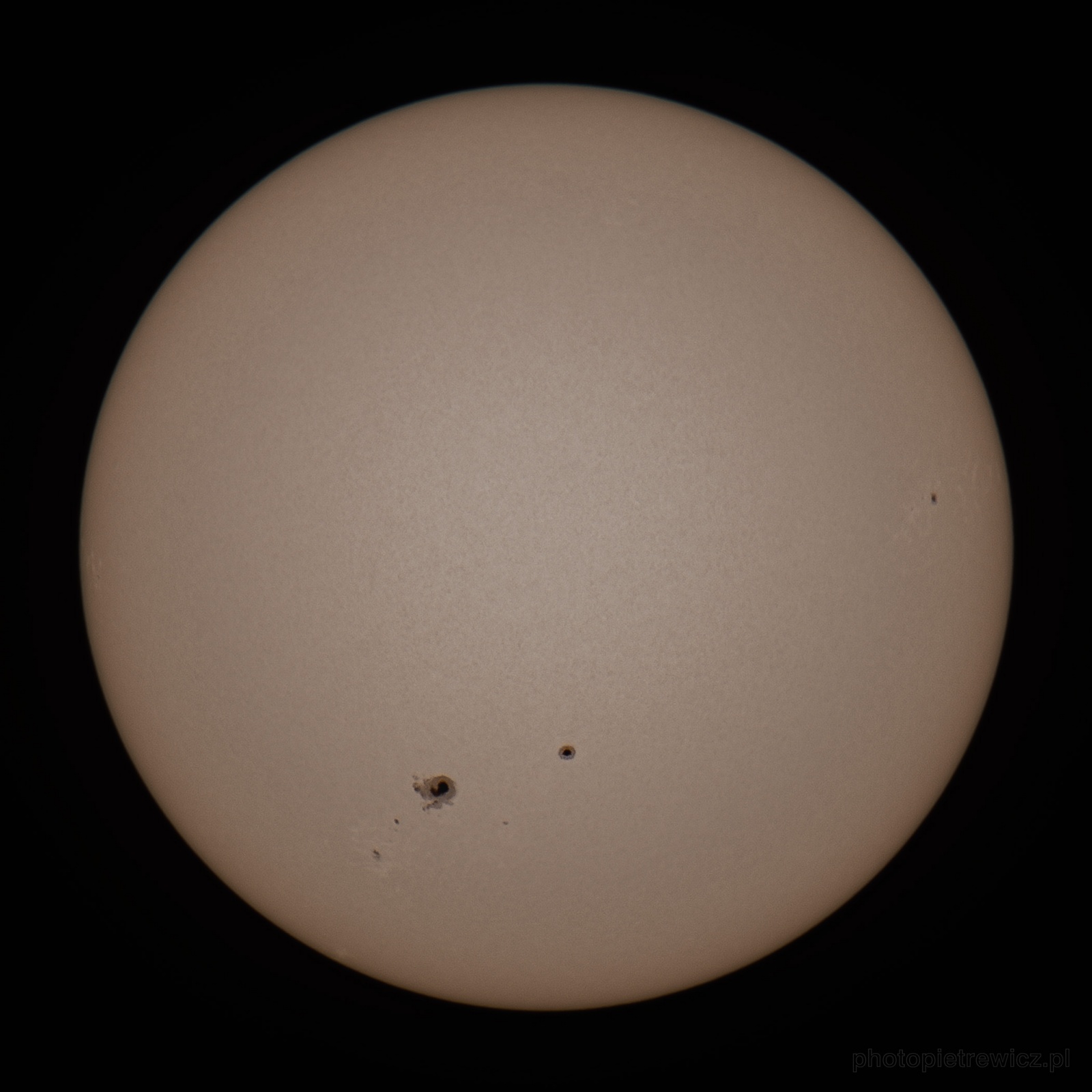 sunspots_2020-11-27.jpg