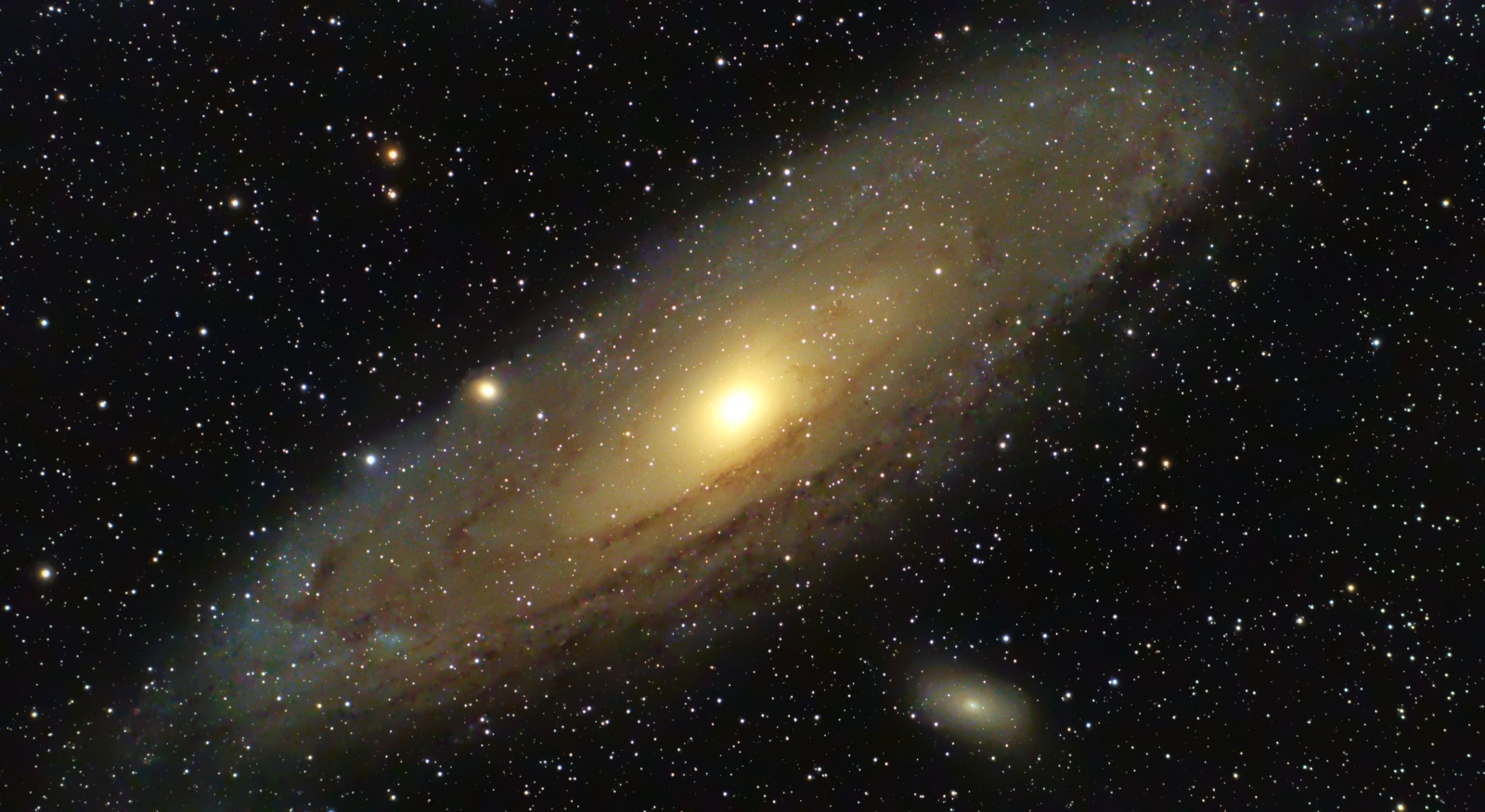 Andromeda.thumb.jpg.37220fcbb87624aba2bab2e891f849d6.jpg