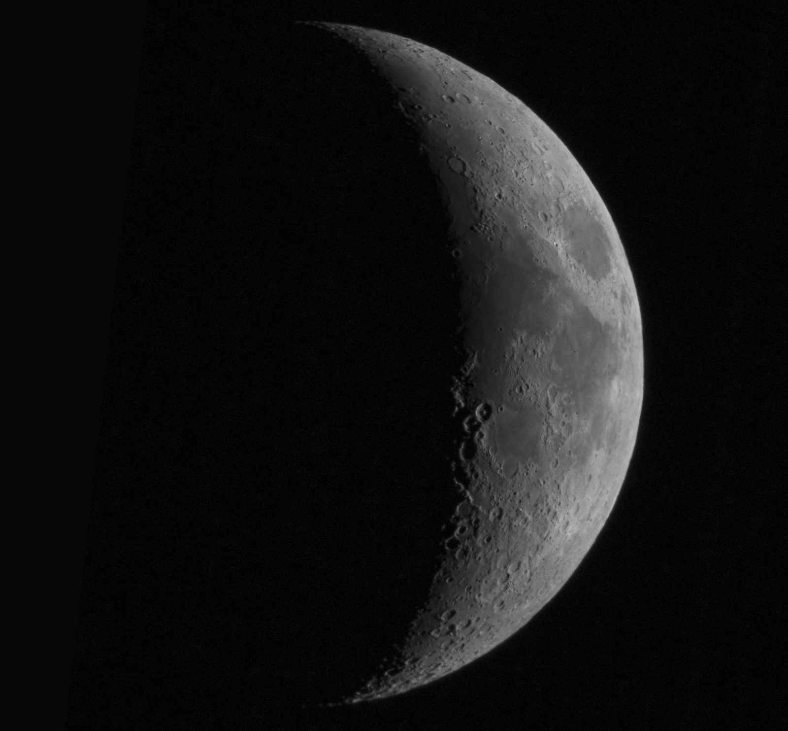 moon-17-04-2021.thumb.jpg.d26dddcde3744ddb659215ab18a361d4.jpg