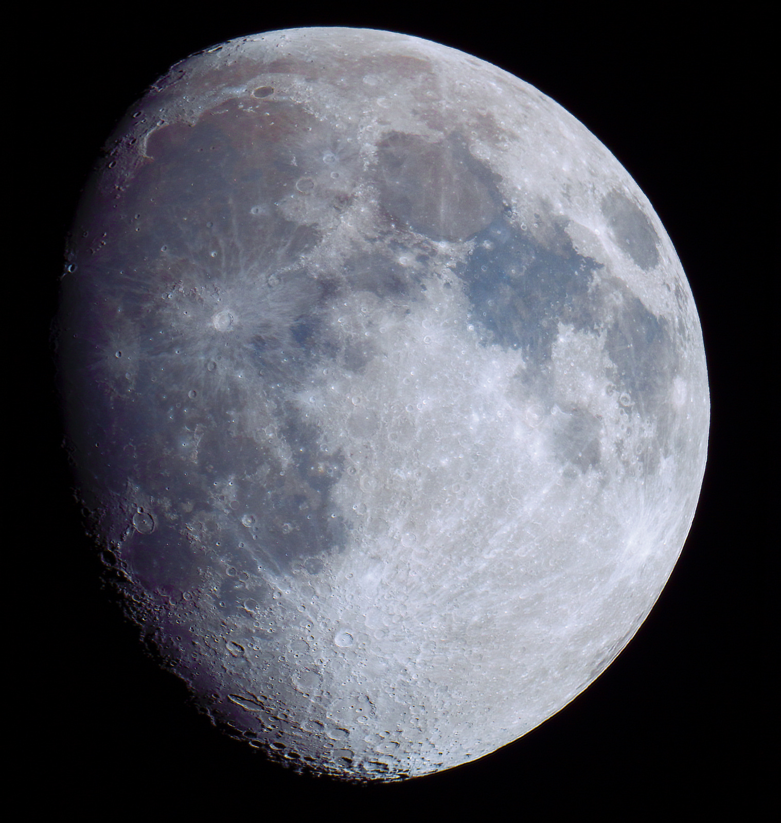 moon-23-04-2021-mineral.thumb.jpg.599fbfc51e6d2c585c4b8d56041558ab.jpg