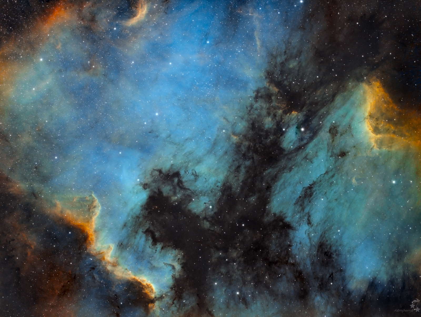 NGC7000_HST_jpeg_AB.jpg