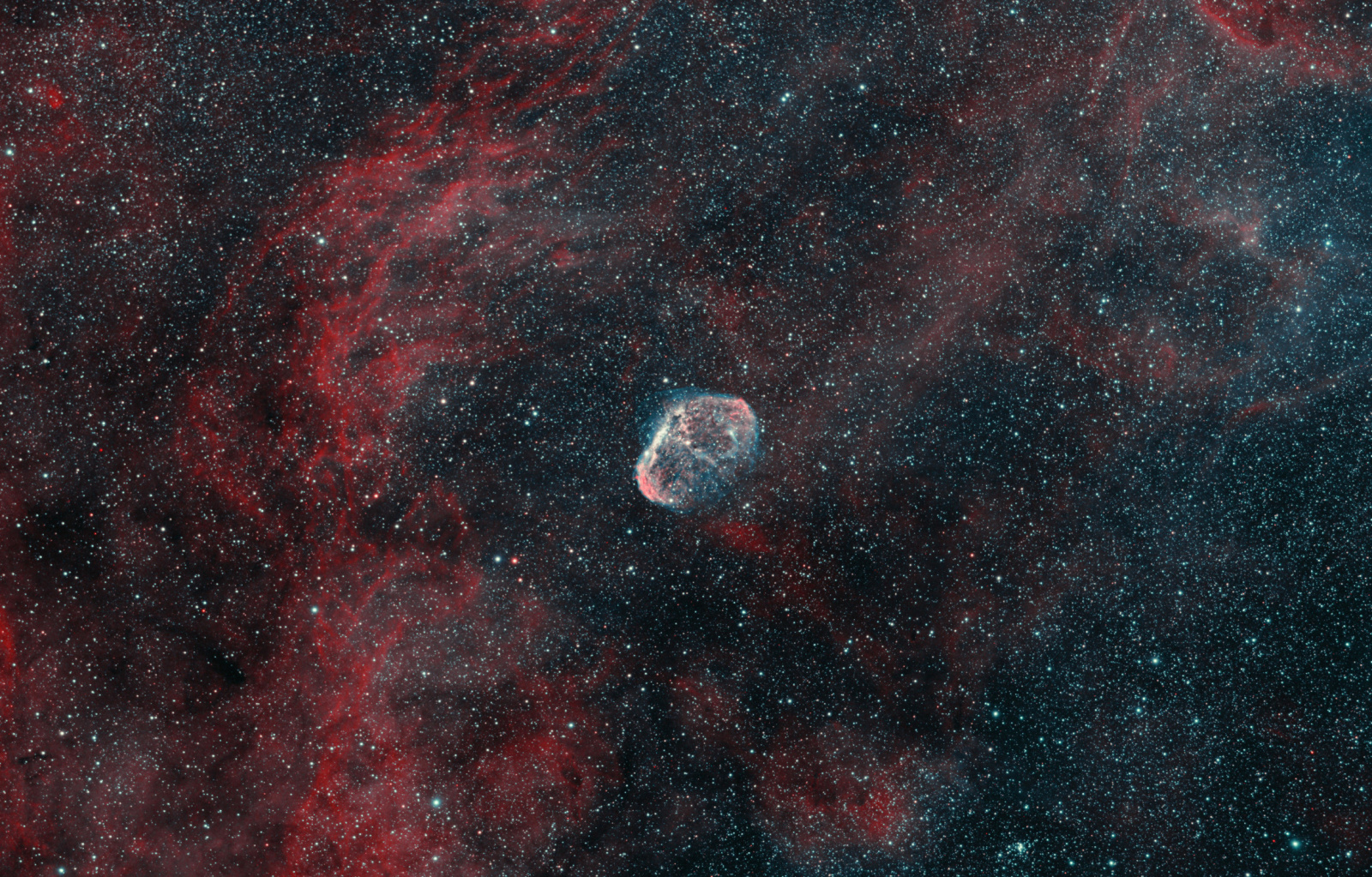NGC_6888_Ha_37x300s_OIII_42x300s_Skala_1-4.thumb.jpg.b6ffbf345f9de0043de6b55acc584c5a.jpg