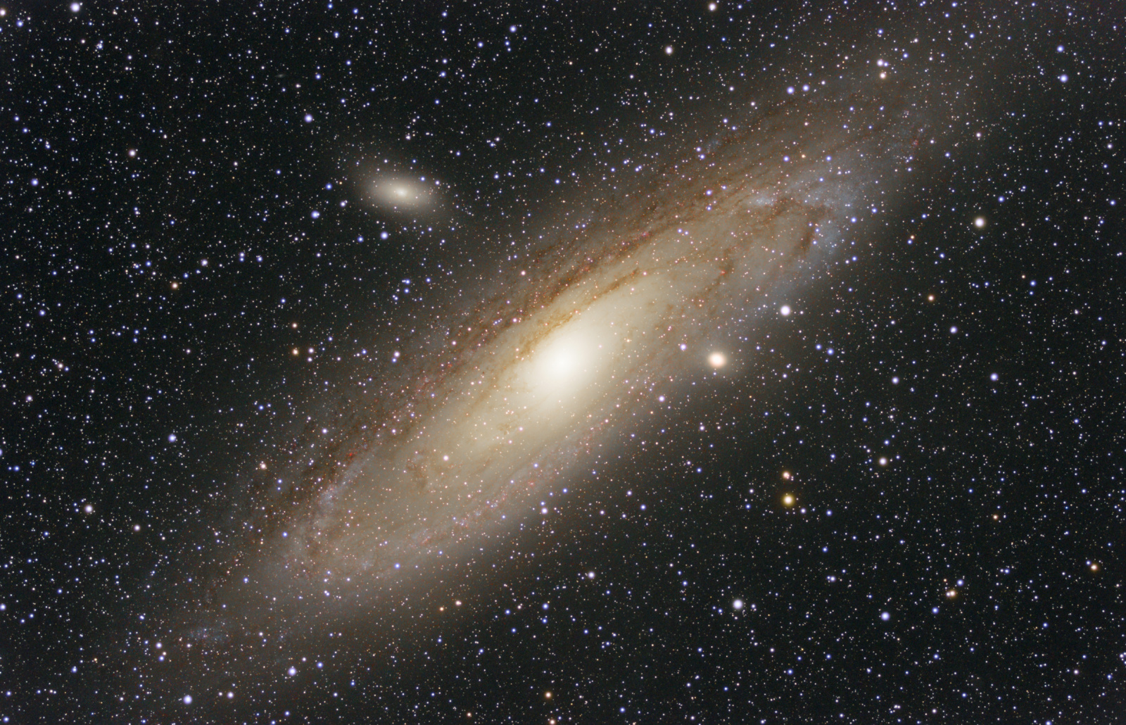 Messier-31_v3.thumb.jpg.3c2f60528ed446cfc99874d7b3a94fad.jpg