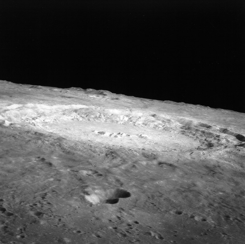 Copernicus_crater_AS12-52-7739.jpg.b72909e732bf709e92dda344ed9658d1.jpg