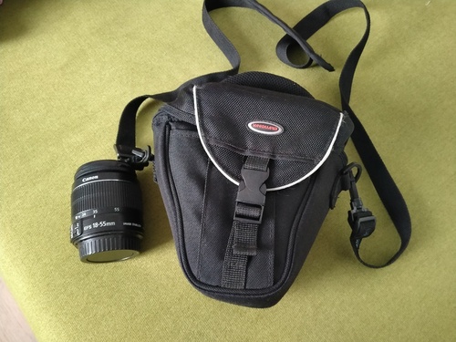 Więcej informacji o „Torba na aparat foto + obiektyw Canon EFS 18-55”