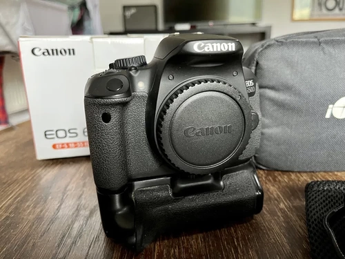 Więcej informacji o „Canon 650D Astromod + Obiektyw Chinon 135mm + grzałka obiektywu + interwałometr + dodatki”