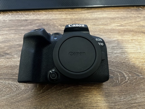 Więcej informacji o „Canon EOS R10”