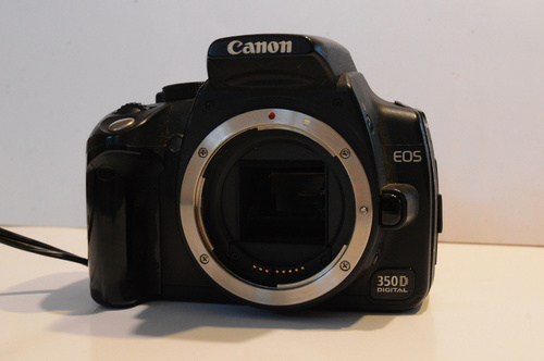 Więcej informacji o „Canon 350D + zasilacz sieciowy”