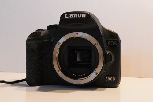 Więcej informacji o „Canon 500D + zasilacz sieciowy”