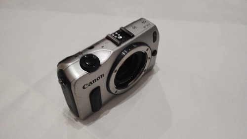Więcej informacji o „Canon EOS M astromod + gratisy - fajny zestaw dla poczatkującego za mini pieniądze”