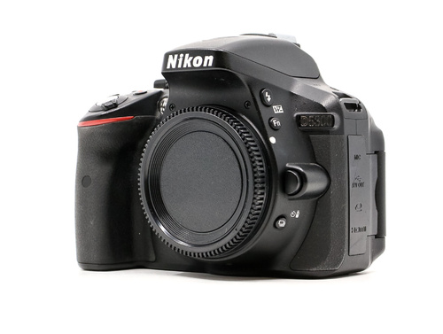 Więcej informacji o „Kupię Nikona D5300”