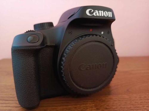 Więcej informacji o „Canon 4000d, 8k przebiegu”