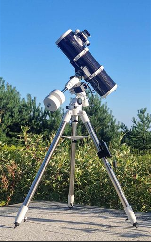 Więcej informacji o „Teleskop Sky Watcher PDS 130 na montażu EQM-35 WI-FI”