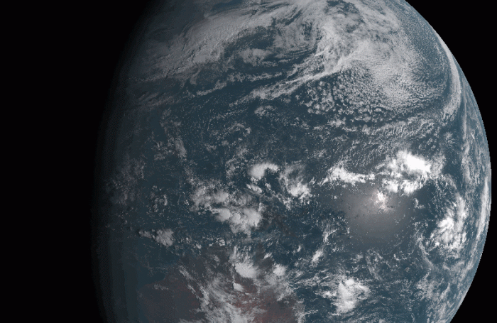 solar-eclipse-from-Himawari-8-2016.03.09.gif