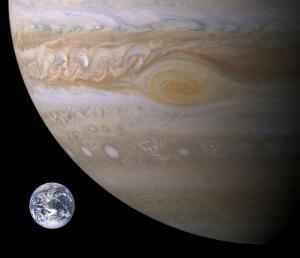 699px-Jupiter-Earth-Spot_comparison.jpg