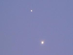 Wenus Jowisz iGalileusze 30 VI 2014.jpg