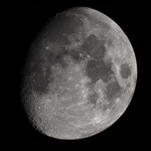 2013-11-13_moon_1500mm_avi_f512.jpg