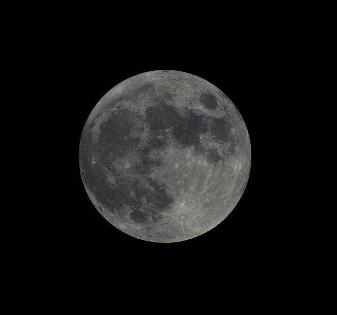 Księżyc_10.02.17_600mmv2.jpg
