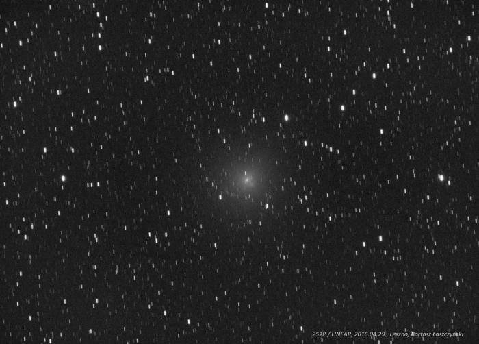P 252 20160429 comet.jpg